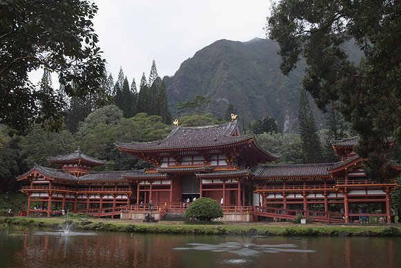 Hawaii-Byodo-In-Temple-SDQH3223-crop